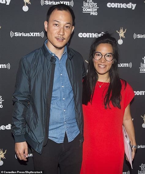 justin haluta|Ali Wong Finalizes Divorce from Ex Justin Hakuta 5。